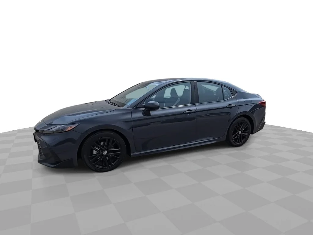 Used 2025  Toyota SE image 4