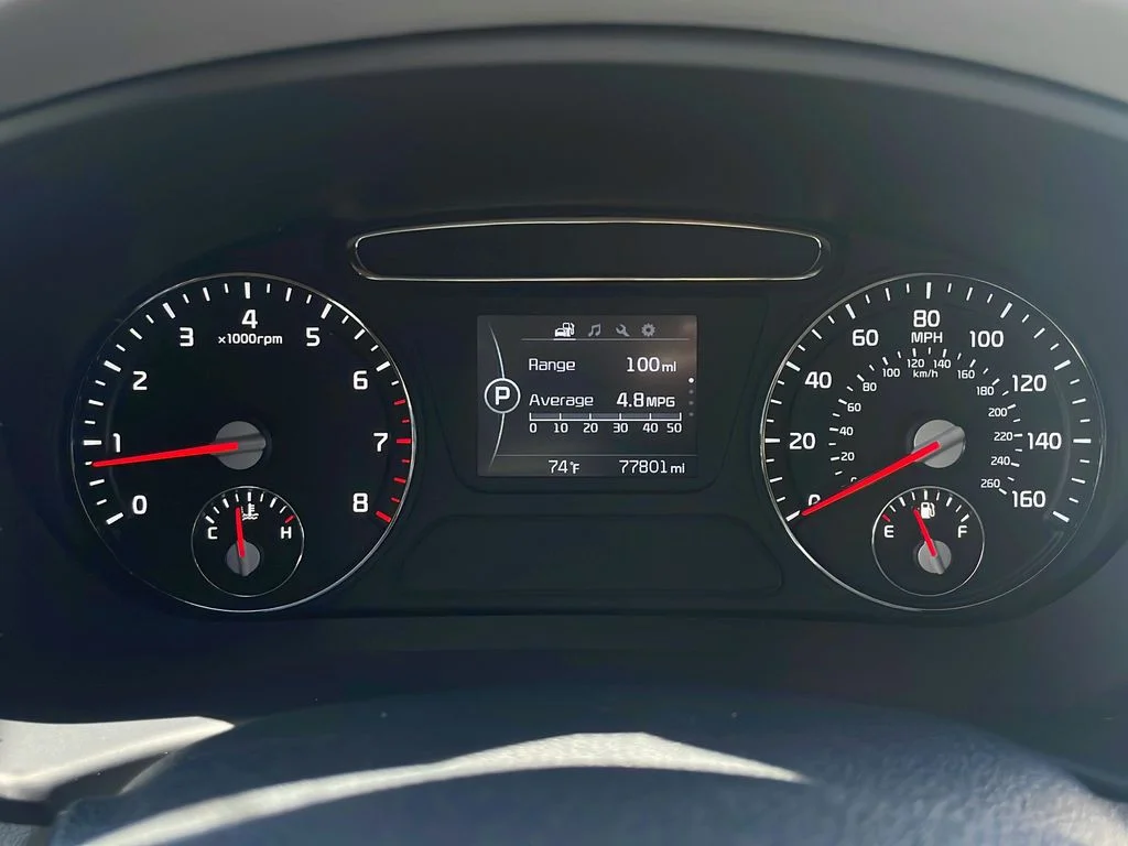 Used 2016 Silver Kia EX image 23