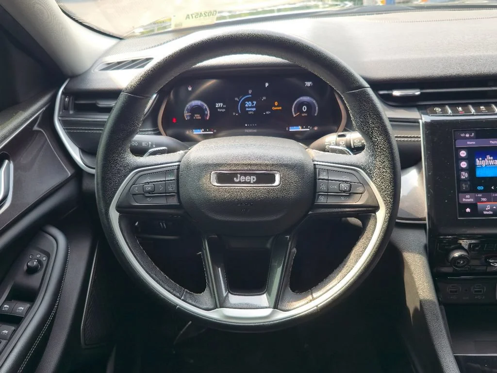 2022 Jeep Grand Cherokee L Laredo - Photo 13