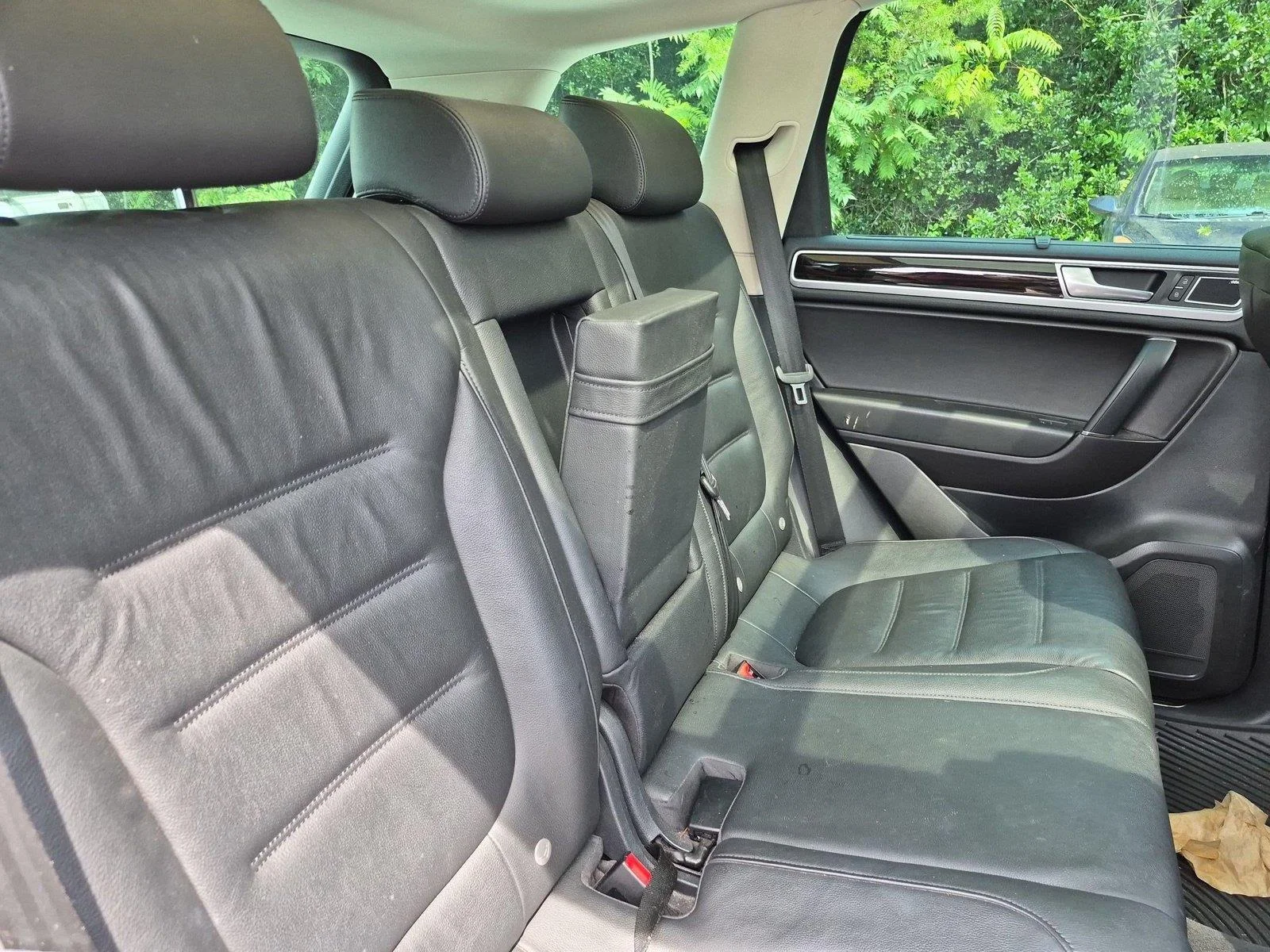 Used 2016 Deep Black Pearl Volkswagen Executive image 36