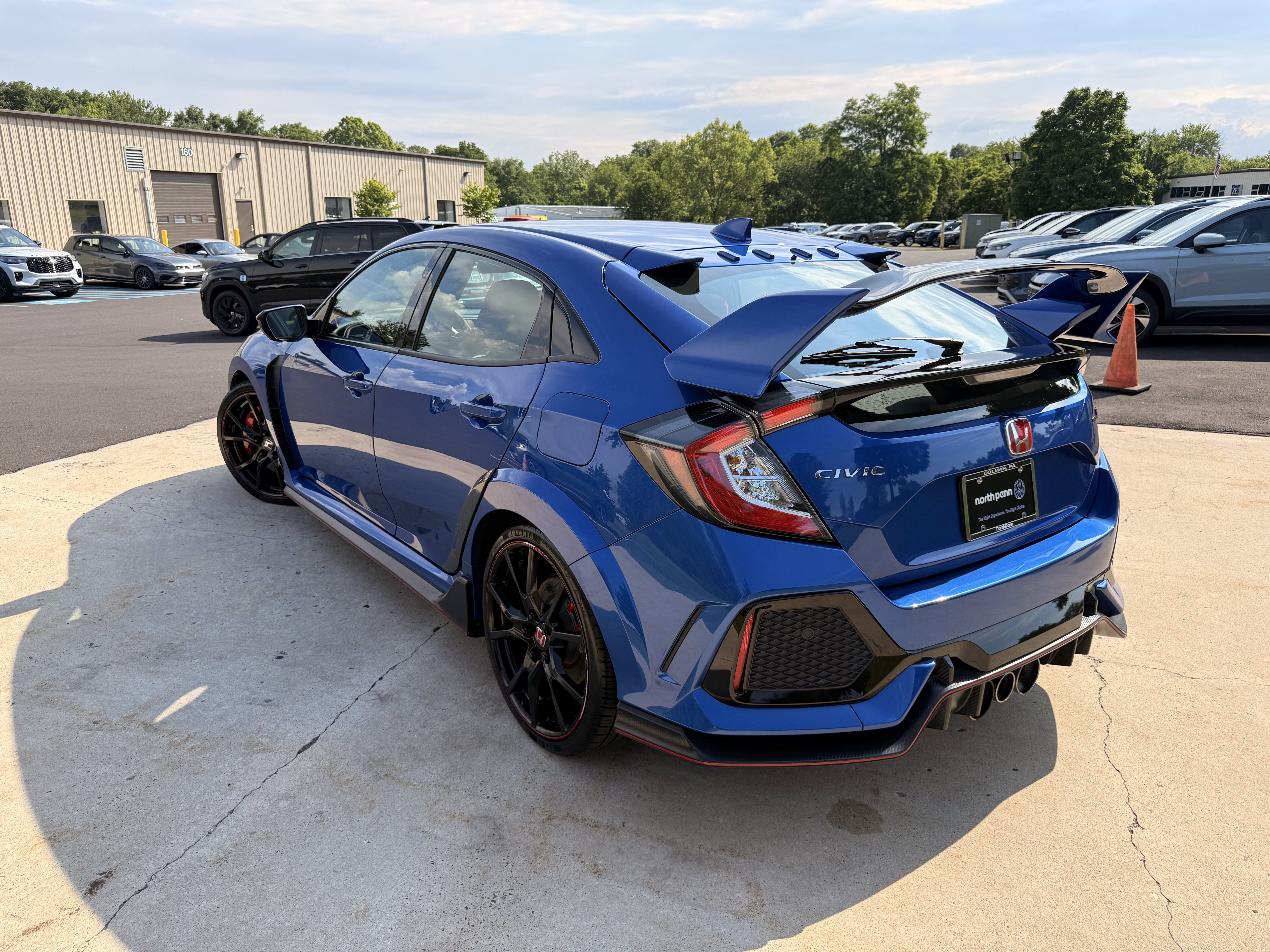 Used 2018 Blue Honda Touring image 10