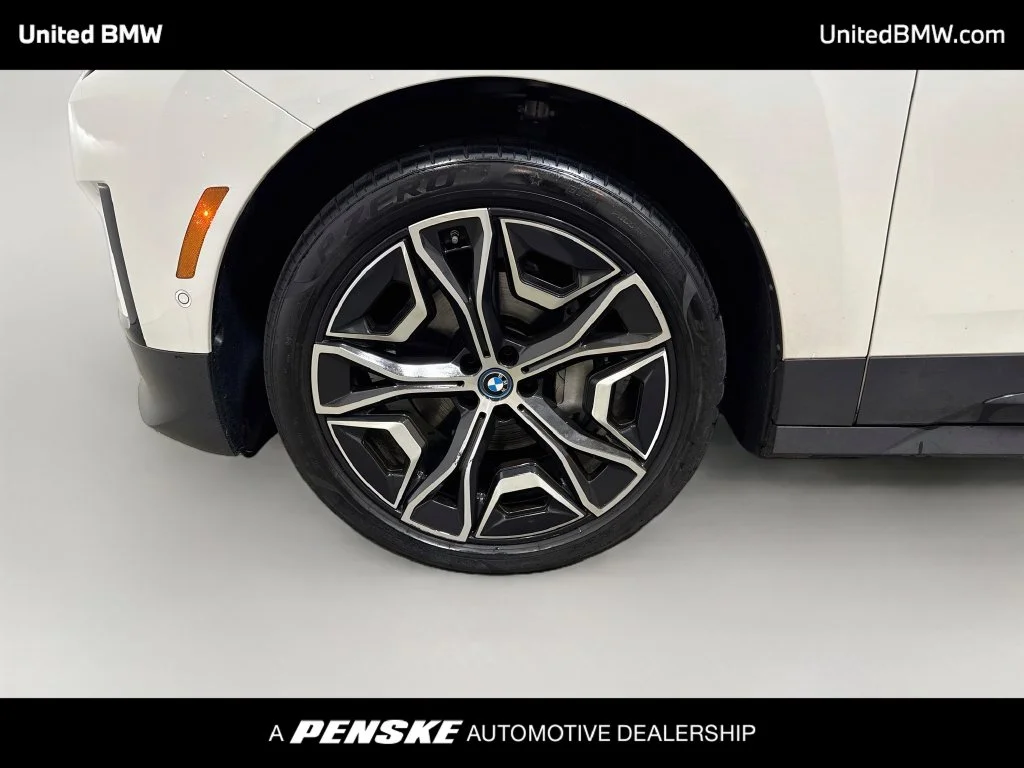 Certified Used 2024 Alpine White BMW xDrive50 image 9