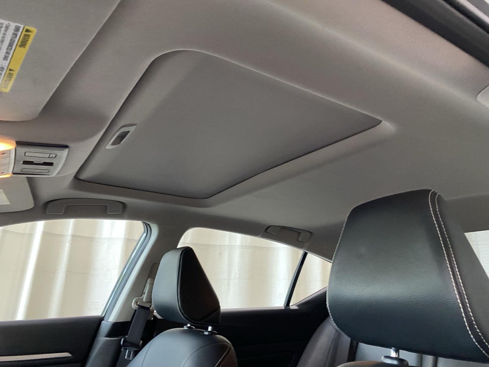 Used 2019 Super Black Nissan 2.5 SL image 22