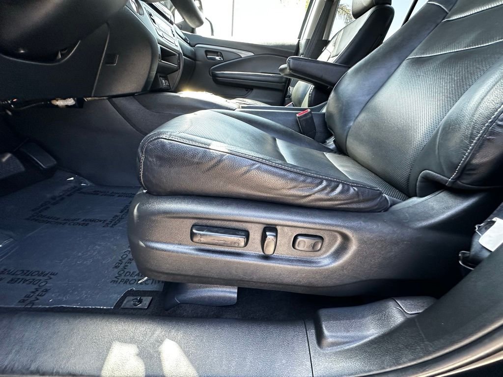 Used 2023 Crystal Black Pearl Honda RTL image 24