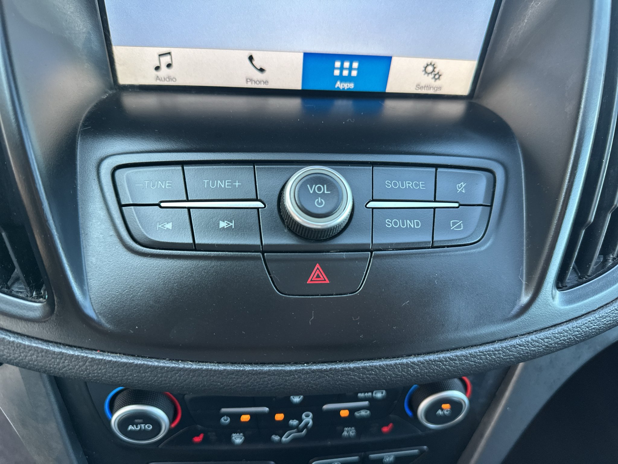 Used 2019 Lightning Blue Metallic Ford SE image 22