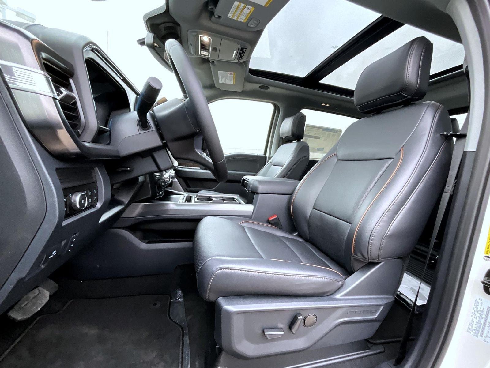 New 2026 Star White Metallic Tri-Coat Ford Lariat image 11