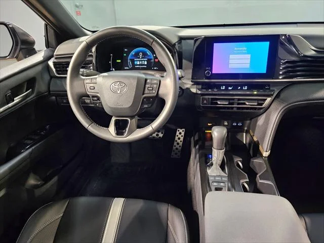 Certified Used 2025 PRECIOUS METAL Toyota  image 9