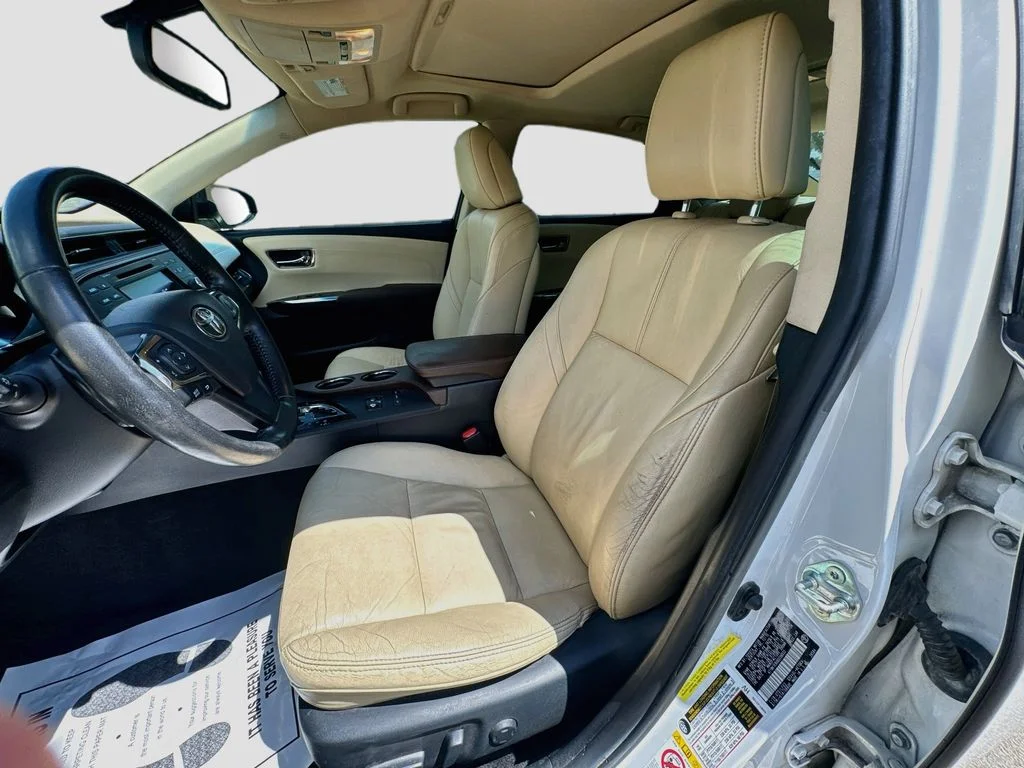 Used 2016 White Toyota XLE Premium image 24