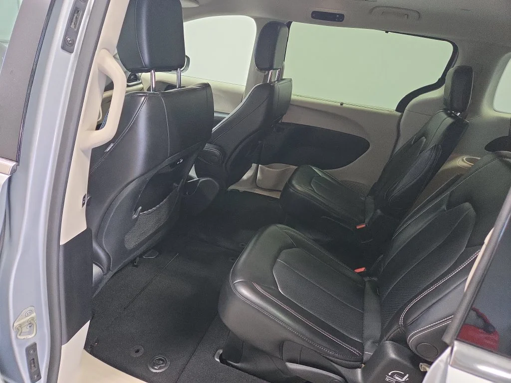 Used 2023 Silver Chrysler Touring L image 24