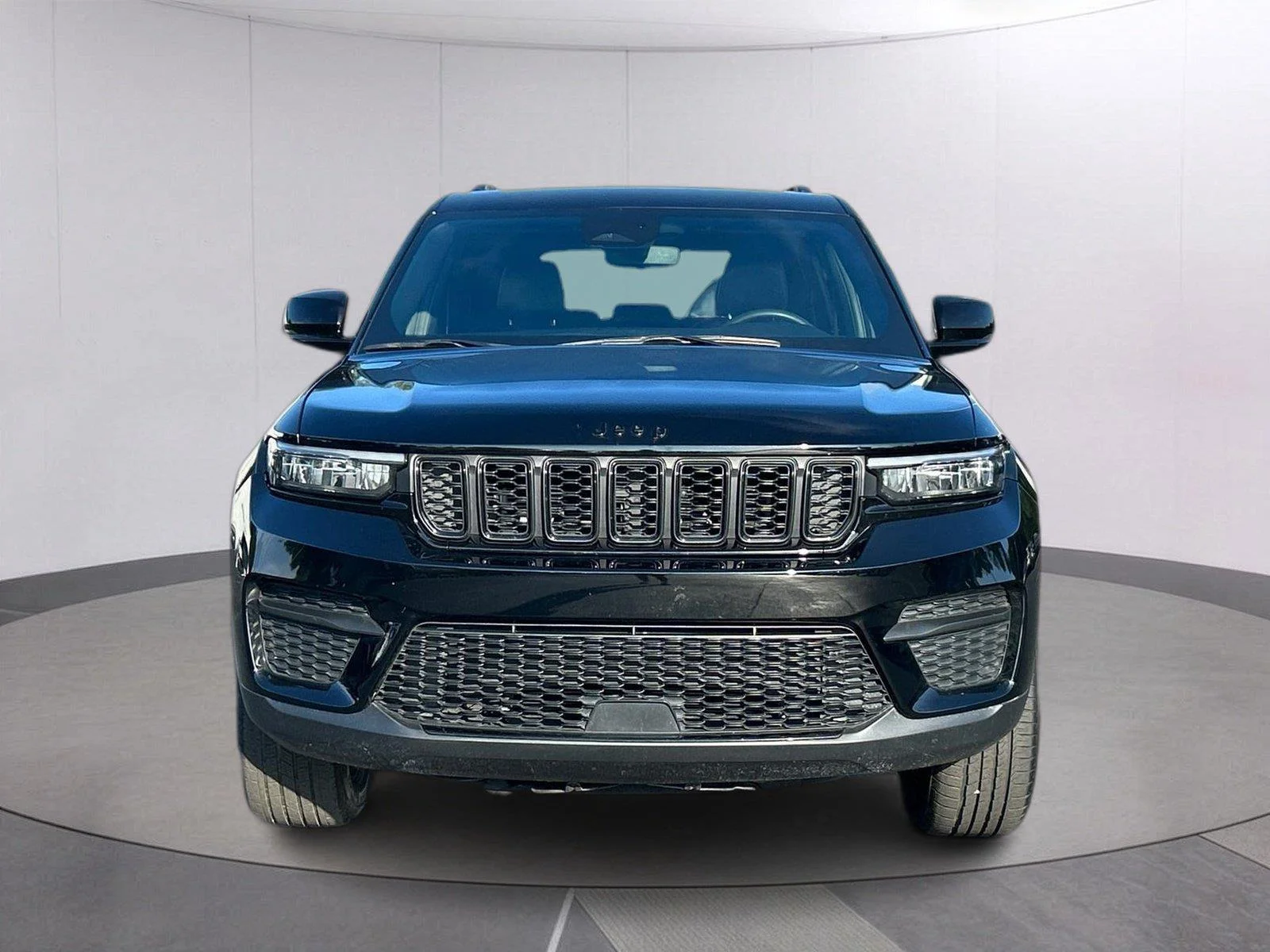 Used 2024 Diamond Black Crystal Pearlcoat Jeep Altitude image 10