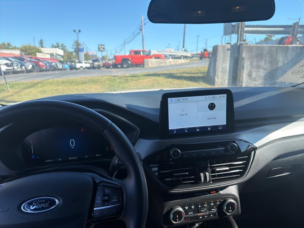 Used 2023 White Ford Active image 21