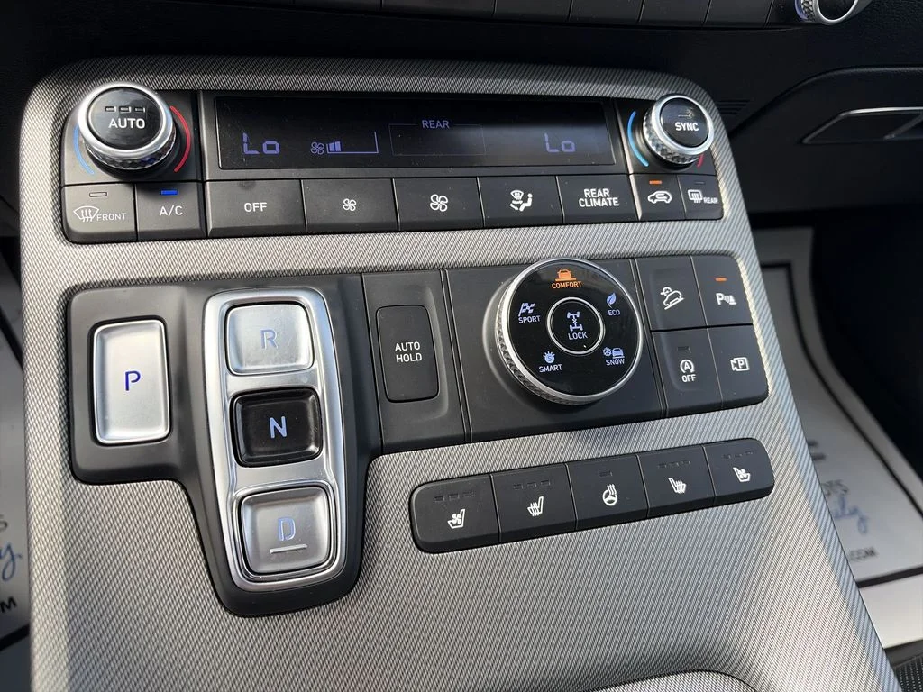 Used 2024 Silver Hyundai SEL image 19
