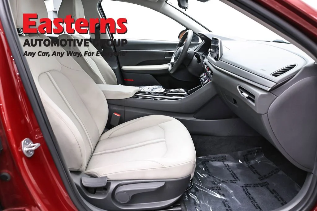 Used 2023 Red Hyundai SEL image 24