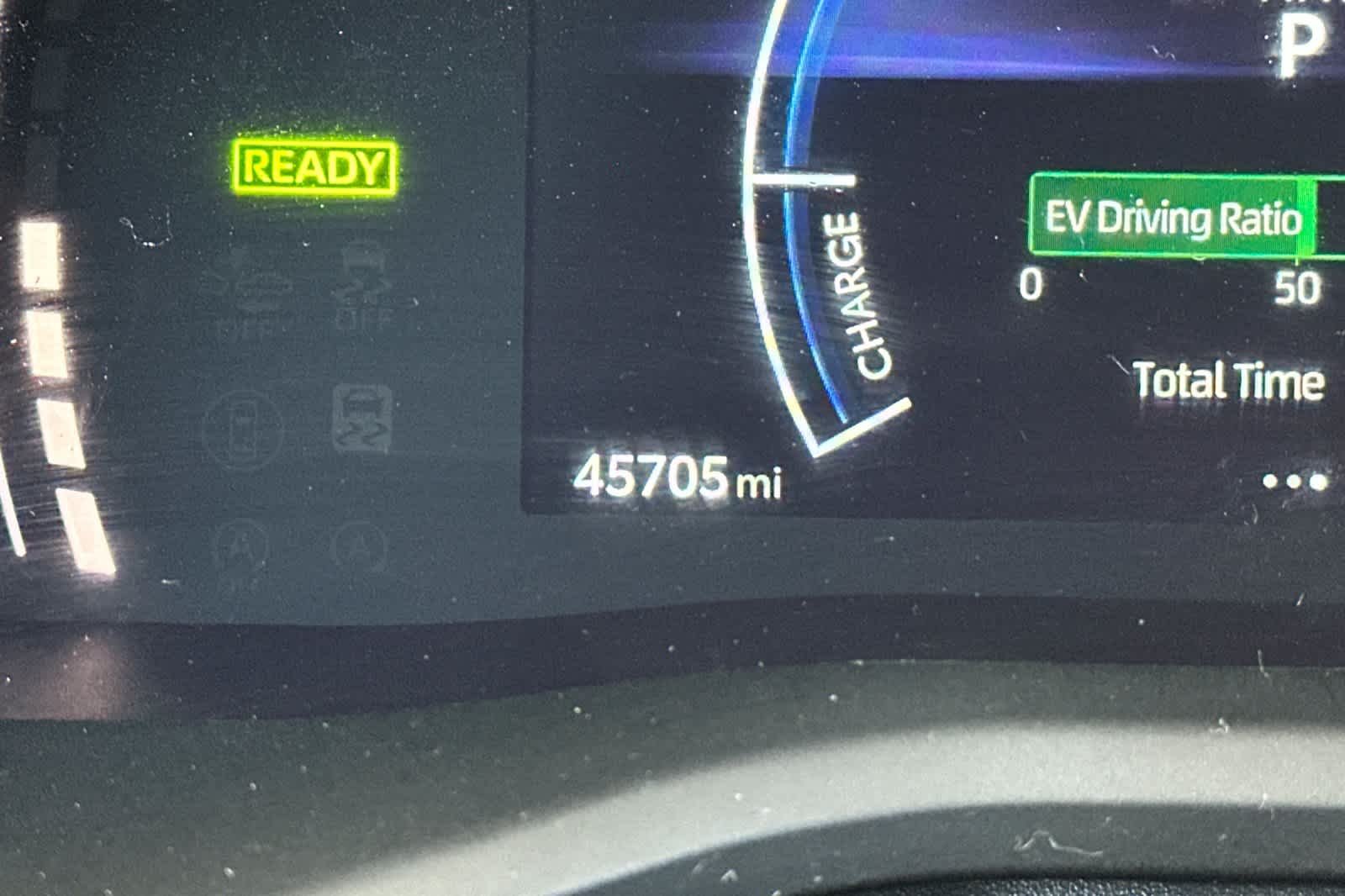 Used 2025 Ice Cap Toyota LE image 25