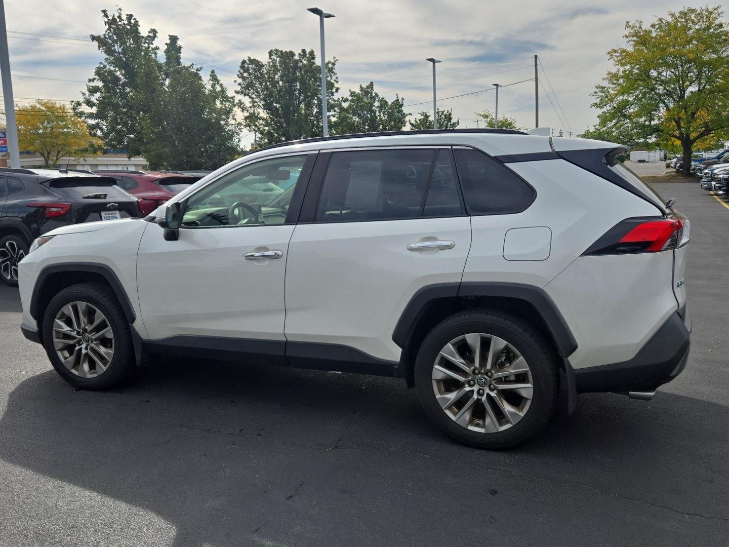 Used 2019 Blizzard Pearl Toyota Limited image 4