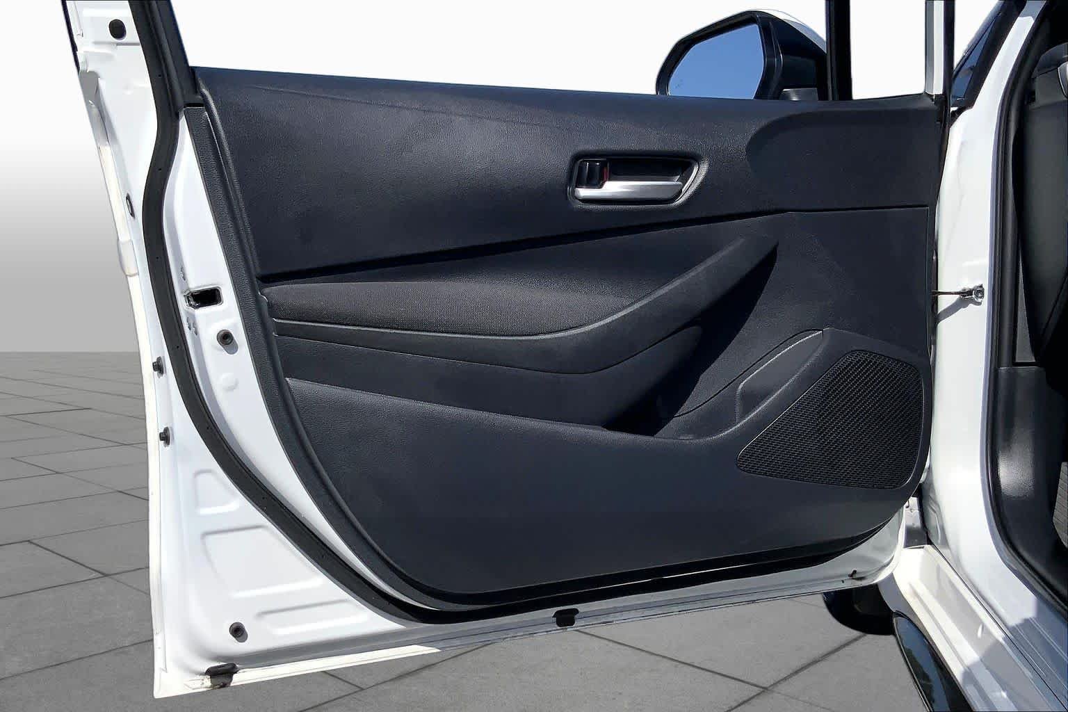 Used 2026 Ice Cap Toyota SE image 21