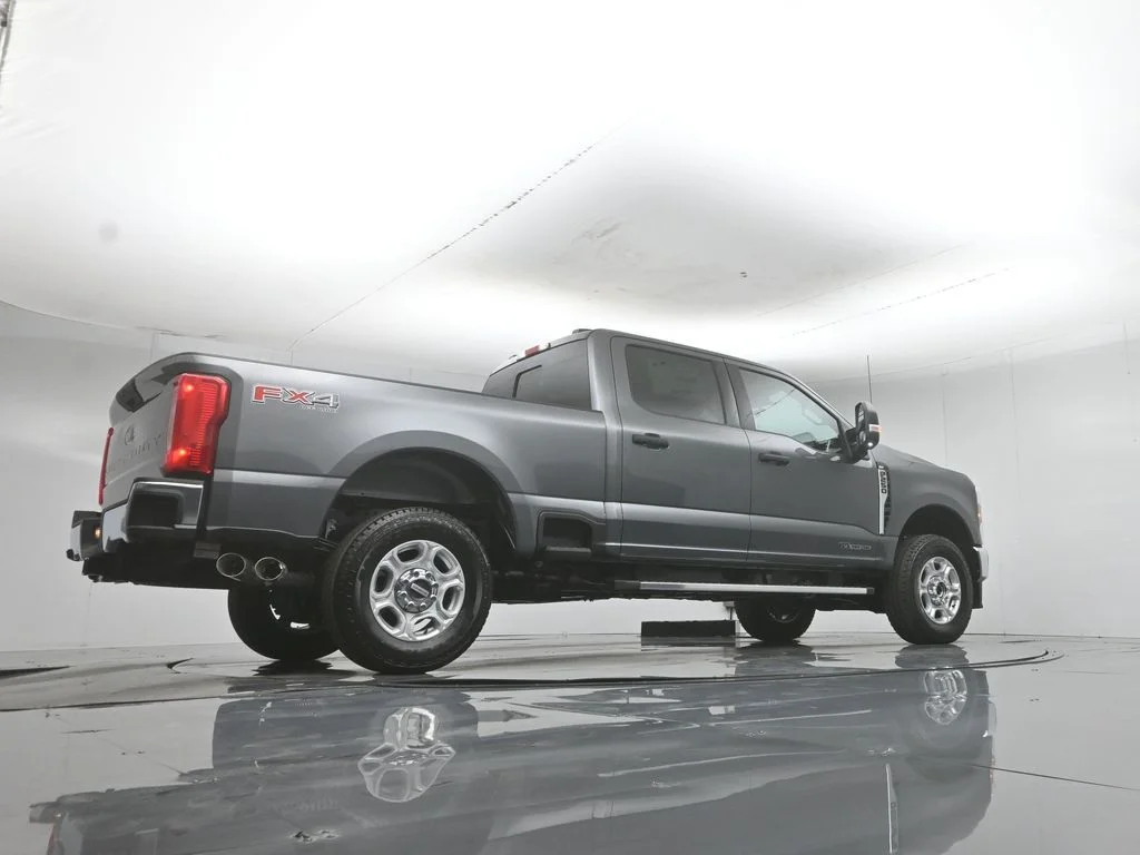 New 2026 Carbonized Gray Metallic Ford XLT image 47