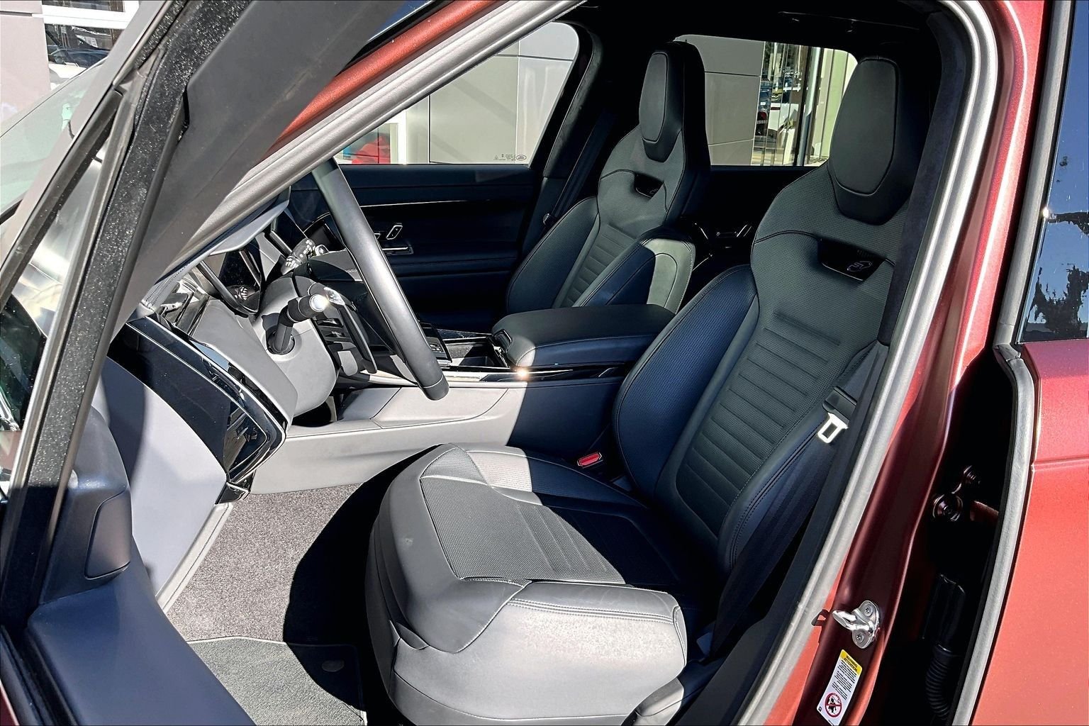 Used 2025 Brown Land Rover SV Edition Two image 25