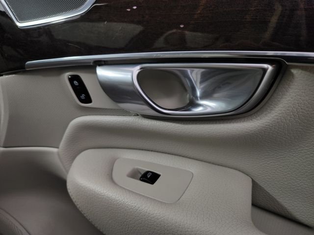 2016 Volvo XC90 Momentum - Photo 15