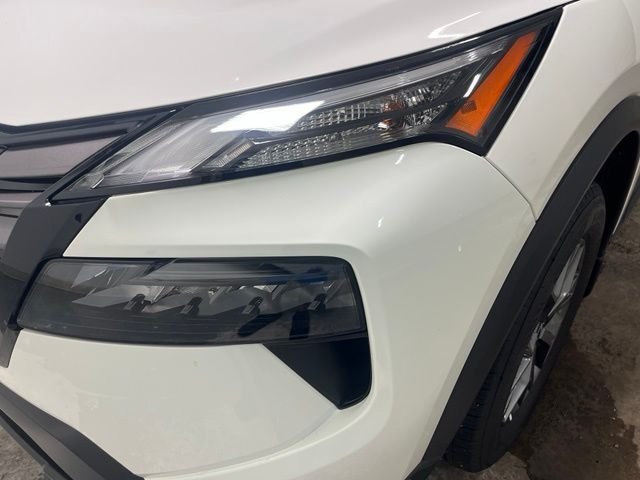 Used 2026 White Nissan S image 4