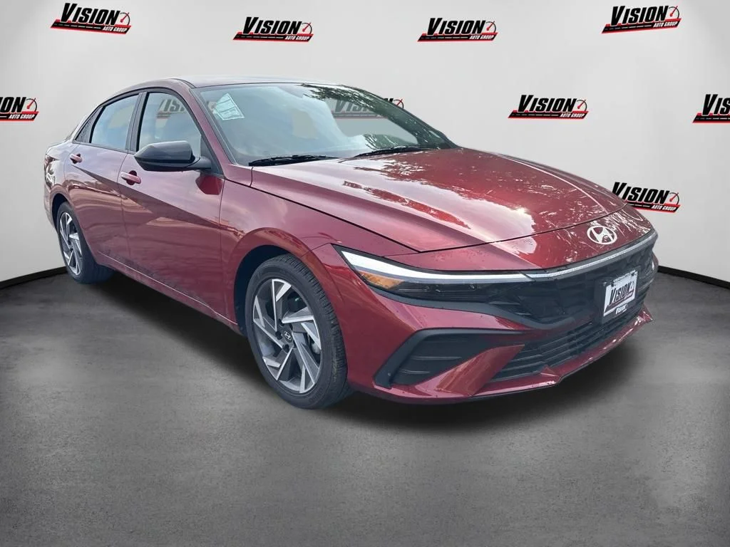 Used 2025 Red Hyundai SEL Sport image 3