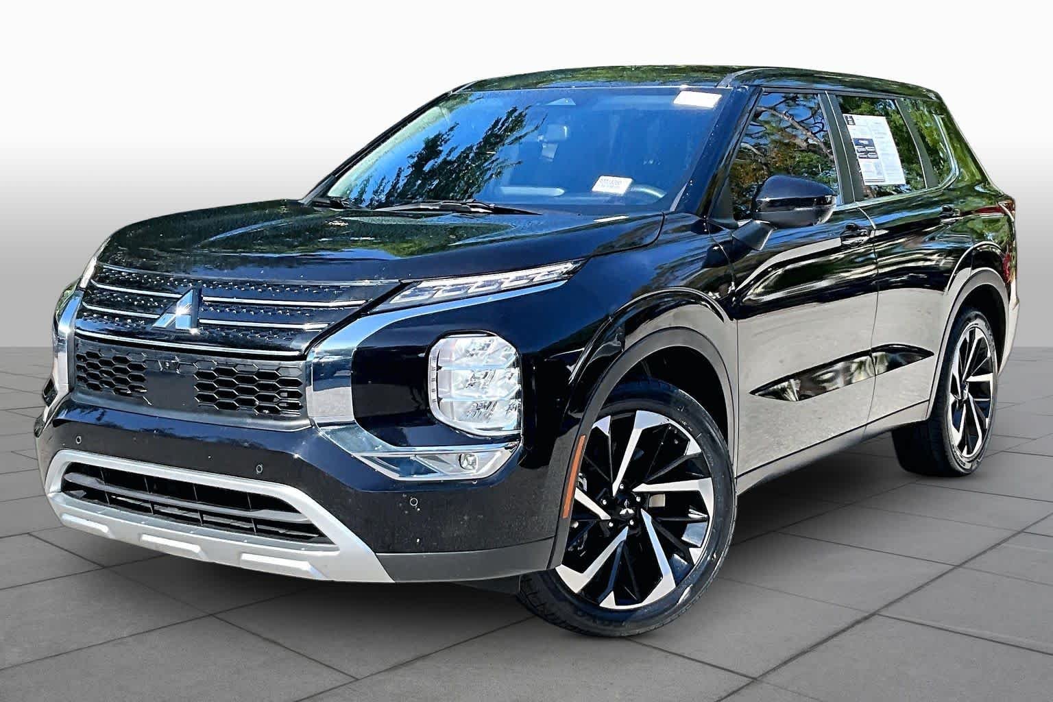 2024 Mitsubishi Outlander SE 2WD's photo