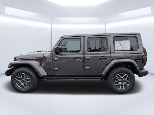 Used 2025 Gray Jeep Sahara image 6