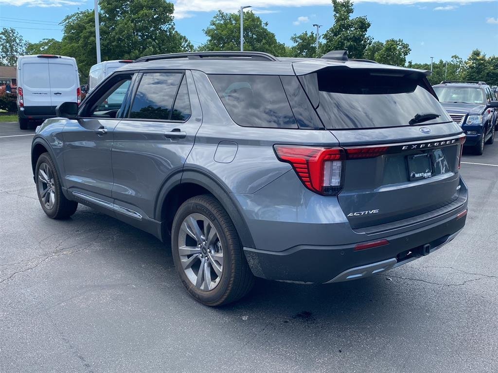 Used 2025 Carbonized Gray Ford Active image 9