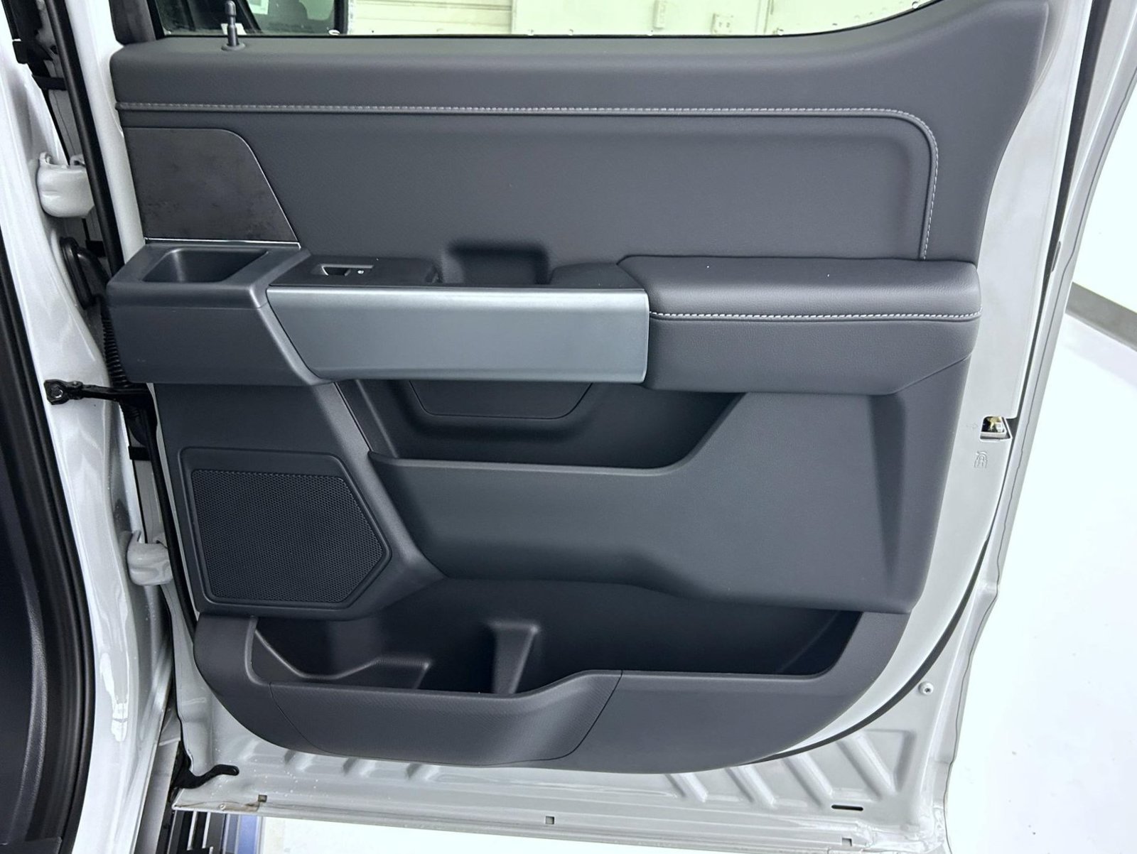 New 2026 Avalanche Ford XLT image 17