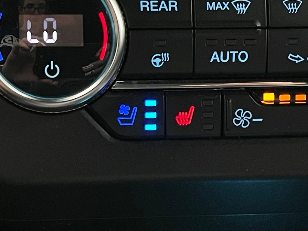 Used 2020 Black Ford Limited image 7
