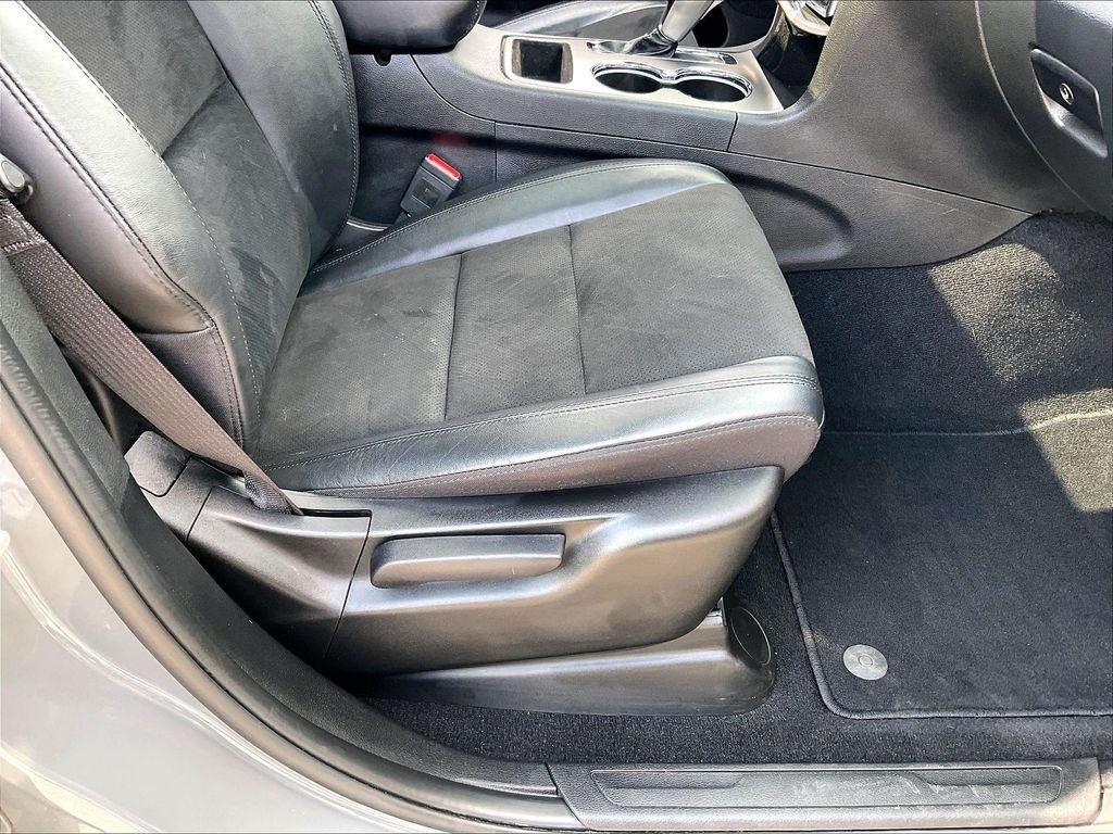 Used 2021 Sting-Gray Clearcoat Jeep Laredo X image 33