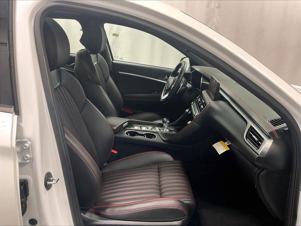 Used 2025 White Genesis 3.3T Sport Advanced image 11
