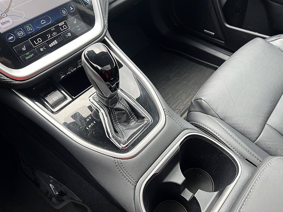 Used 2025 Ice Silver Metallic Subaru Limited image 17