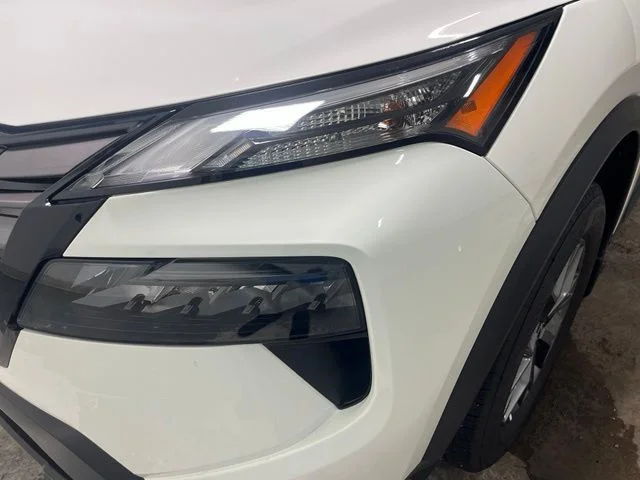 Used 2026 White Nissan S image 4