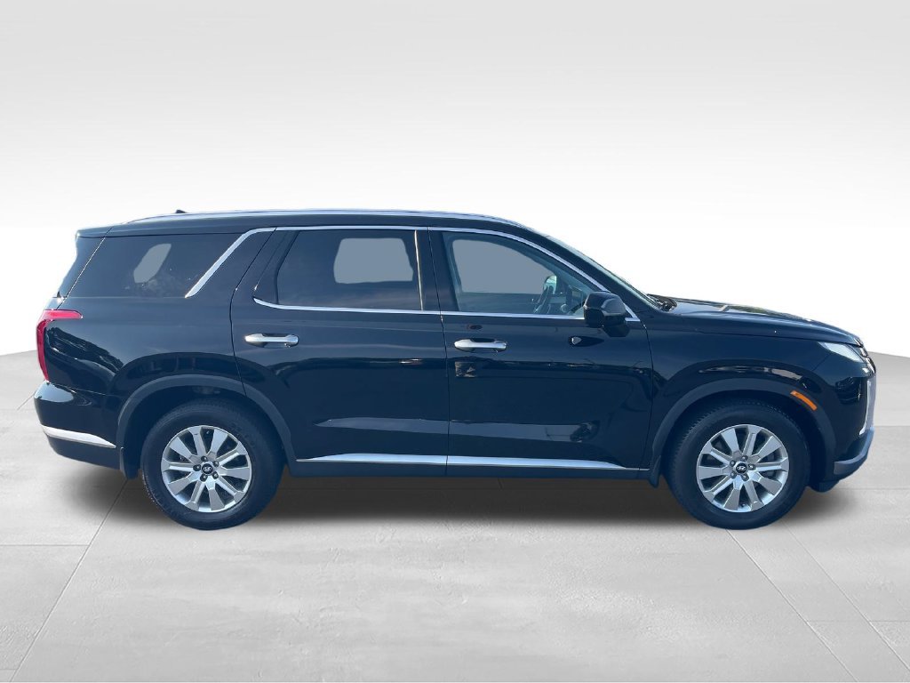 Used 2023 Black Hyundai SEL image 6