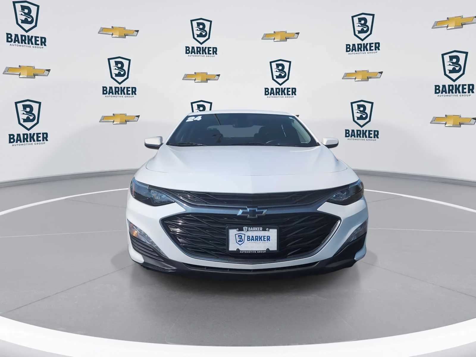 Used 2024 Summit White Chevrolet 1LT image 3