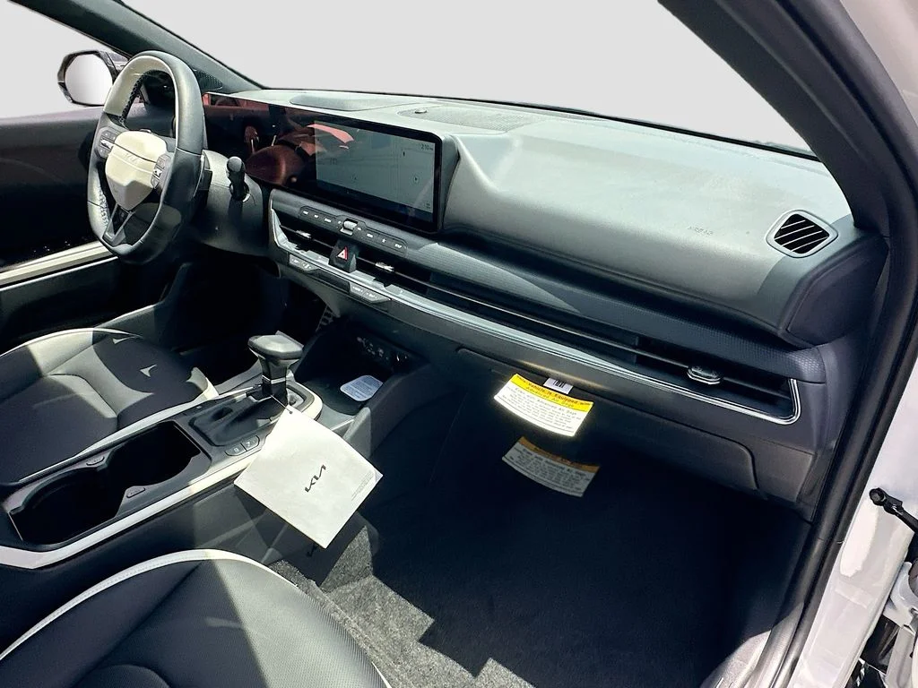 New 2026 Snow White Pearl Kia GT-Line Turbo image 30