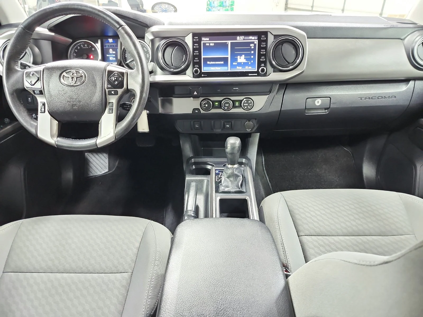 Used 2022 Silver Toyota SR5 image 24