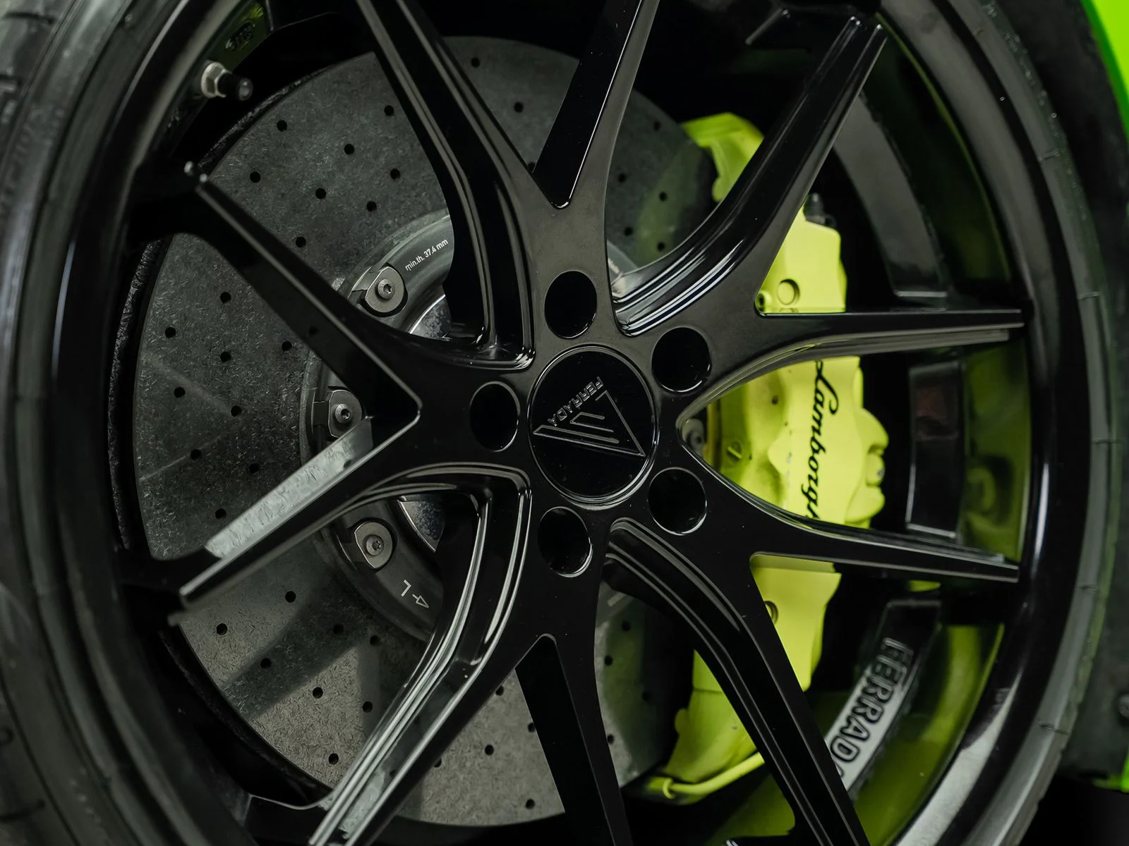 Used 2015 Green Lamborghini LP610-4 image 23