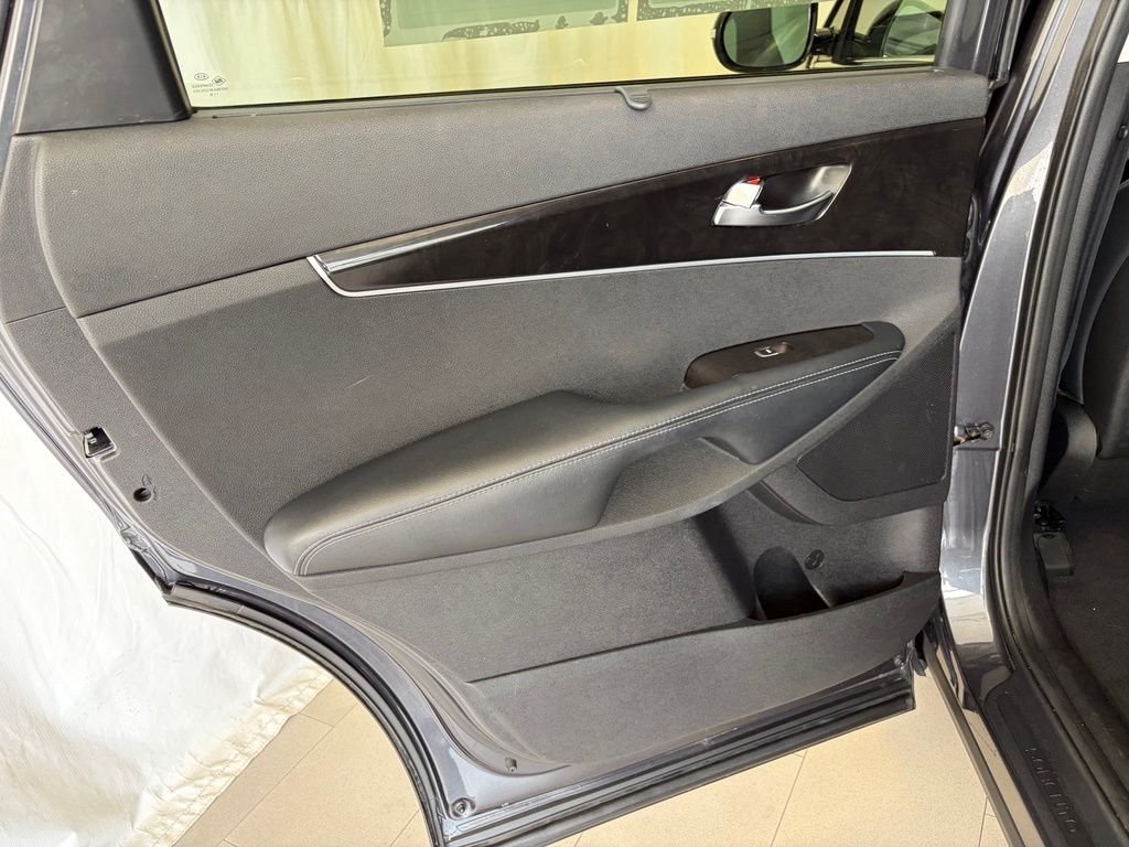Used 2017 Platinum Graphite Kia EX image 29
