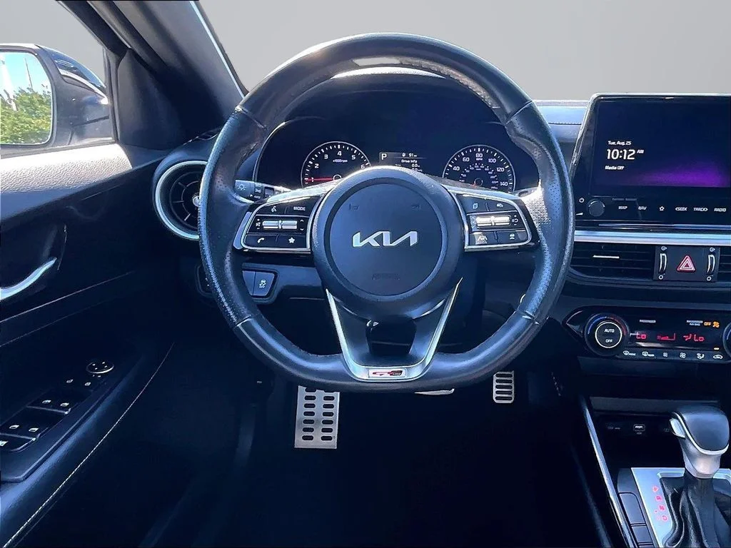 Used 2024 White Kia GT-Line image 6