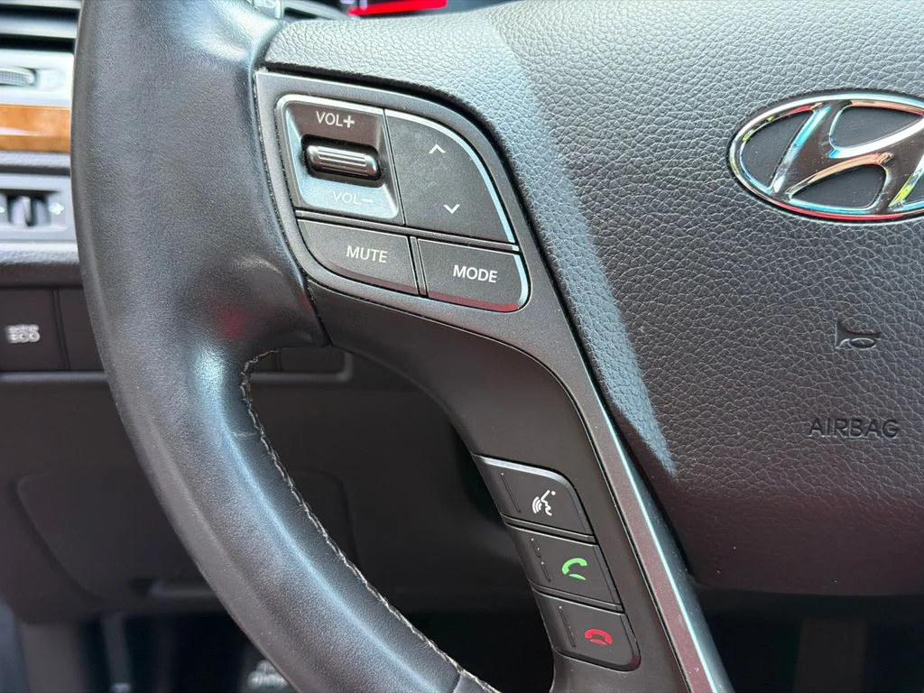 Used 2014 Red Hyundai Base image 24