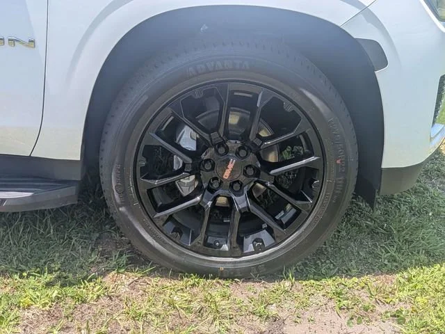 Used 2022 Summit White GMC SLE image 8