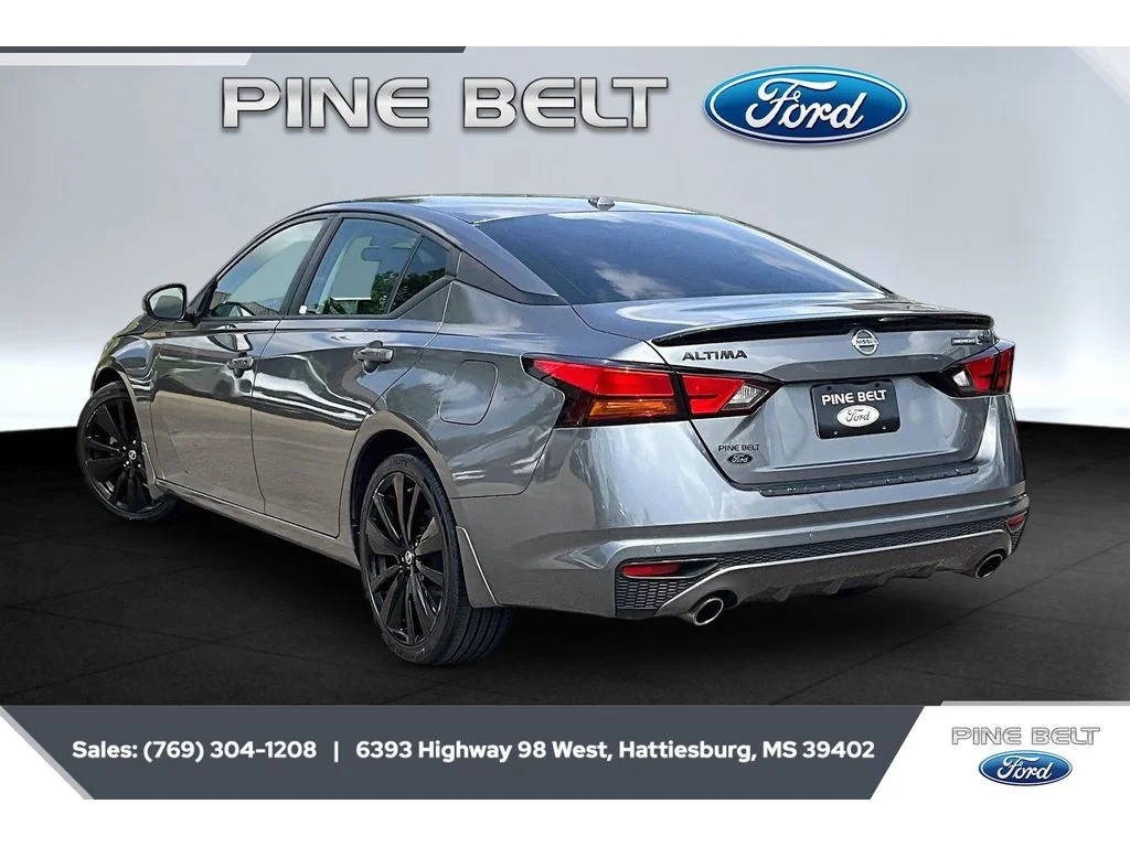 Used 2022 Gun Metallic Nissan 2.5 SR image 2