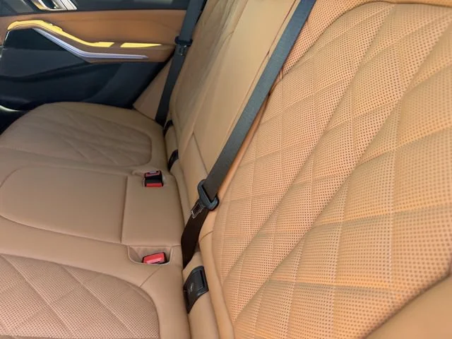 Used 2024 Black BMW sDrive40i image 19