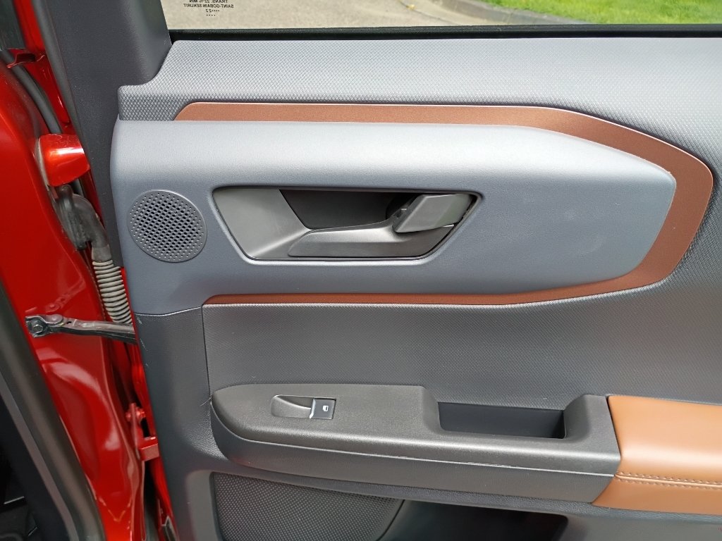 Used 2022 Hot Pepper Red Tinted Clearcoat Ford Outer Banks image 14