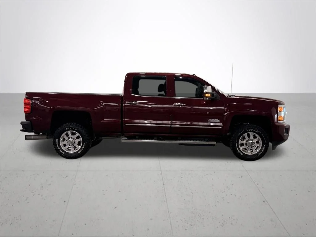 Used 2016 Red Chevrolet High Country image 8