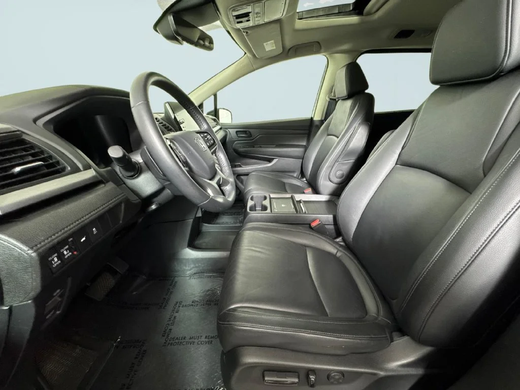 Used 2025 Black Honda EX-L image 6