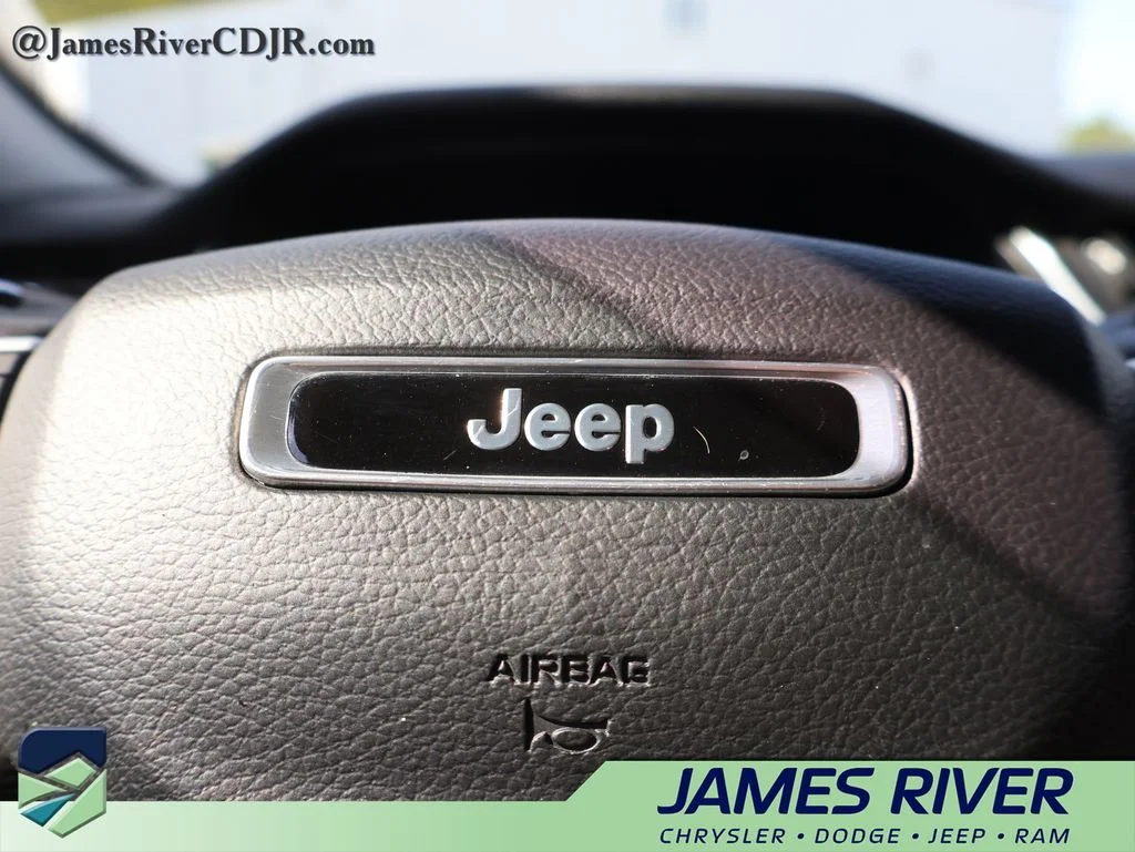 Used 2024 Red Jeep Laredo image 26