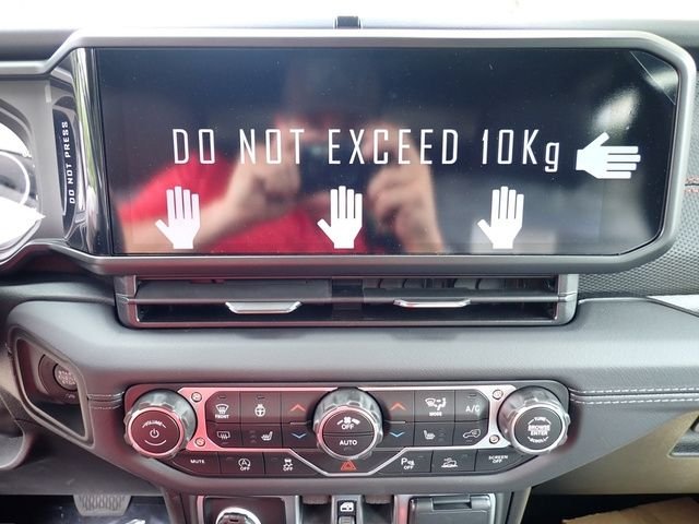 New 2026 Black Clearcoat Jeep Rubicon X image 21